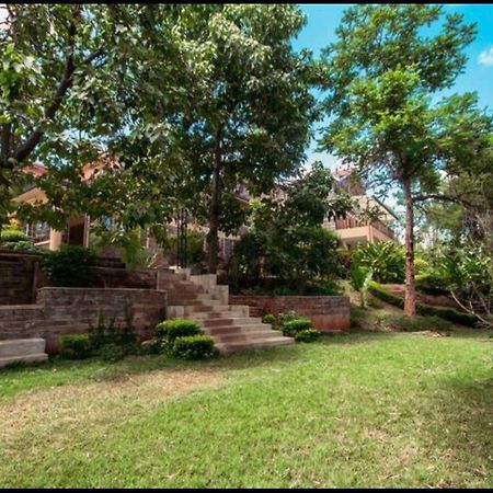 Bed and Breakfast Riverfront Gardens Mjini Exterior foto